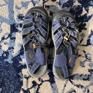 Keen Newport Waterproof size women’s 8.5